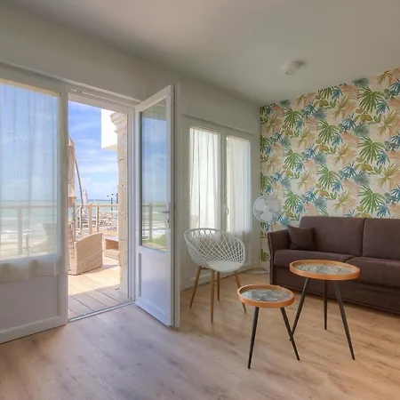 - Le Grand Hotel Ronce-les-Bains