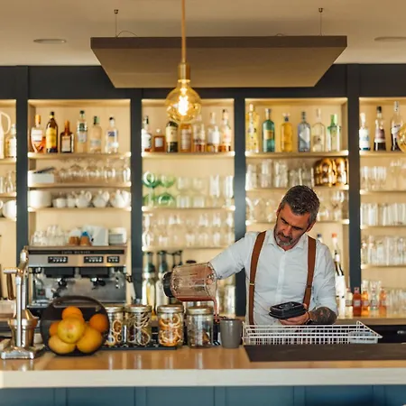 - Le Grand מלון רונס-לה-באן