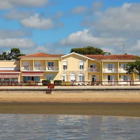 - Le Grand 3* Ronce-les-Bains