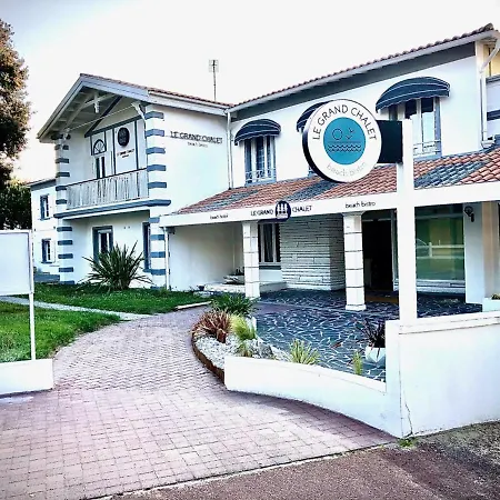 - Le Grand Hotel