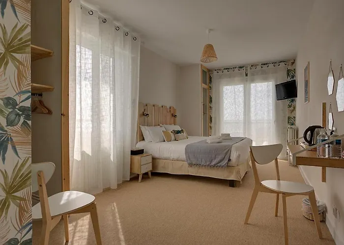 - Le Grand Hotel Ronce-les-Bains