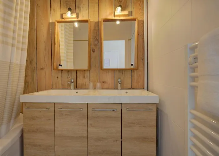 - Le Grand 3* Ronce-les-Bains