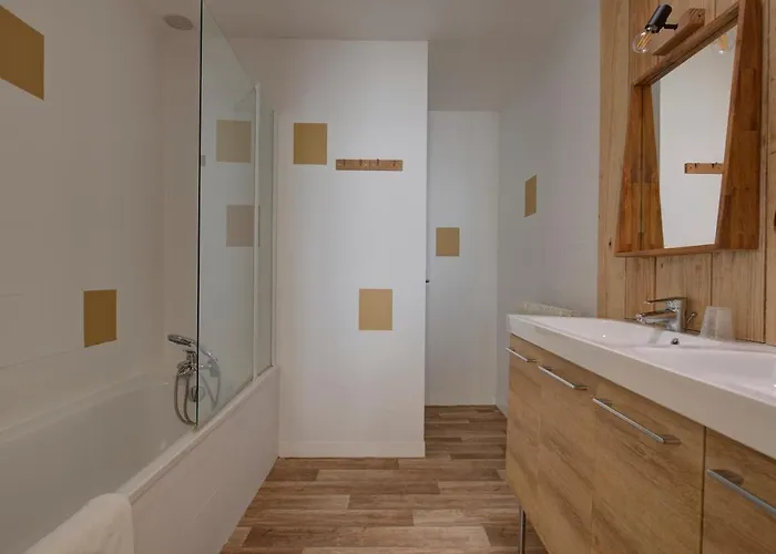 - Le Grand Hotel Ronce-les-Bains